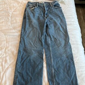 Abercrombie & Fitch 90’s Relaxed Jean High Rise